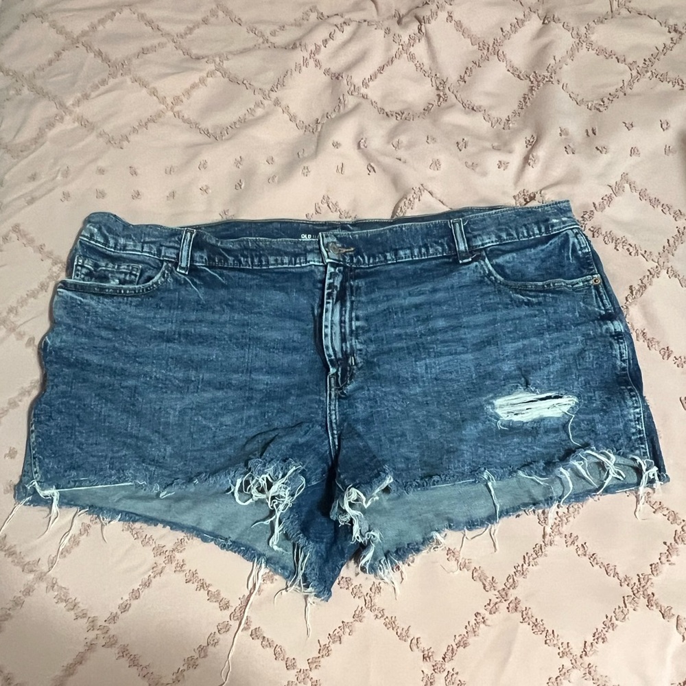 Old Navy Distressed Jean Shorts, 22